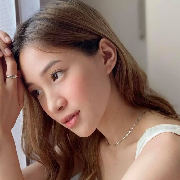 Elegant Small Hoop Earring 925 Silver - Picture 1 of 4